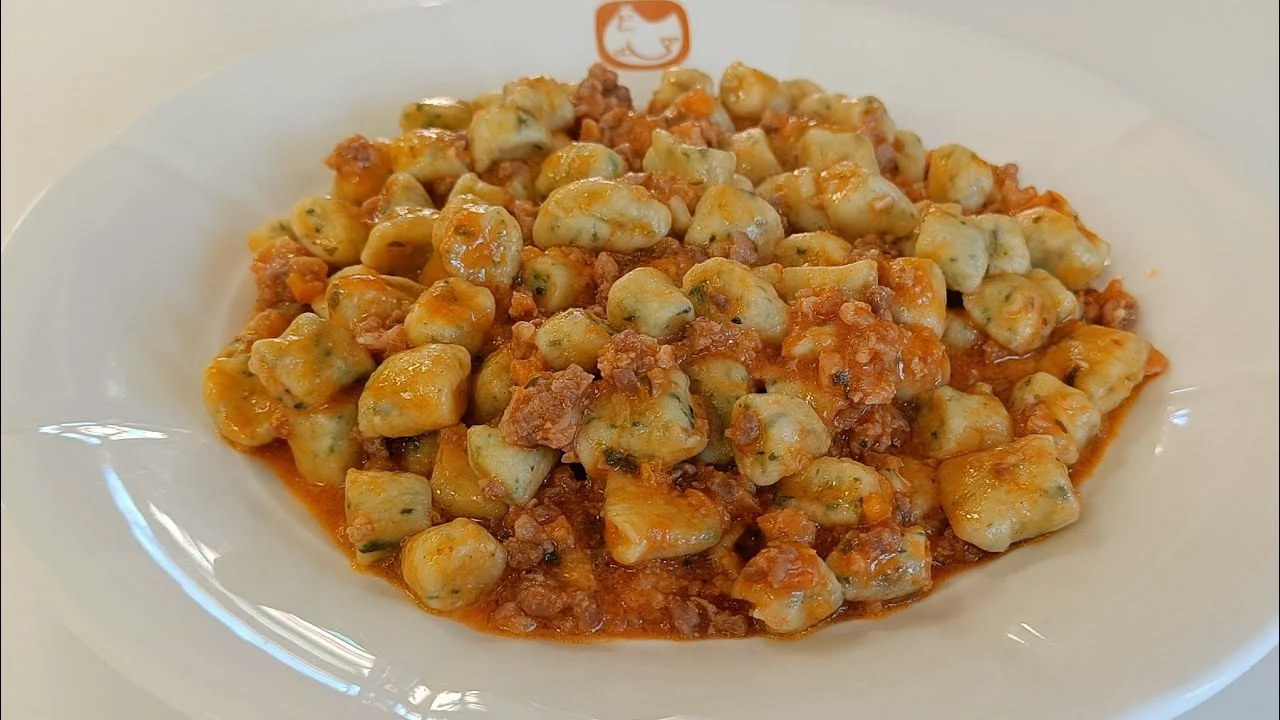 gnocchetti di ricotta al ragù di salsiccia